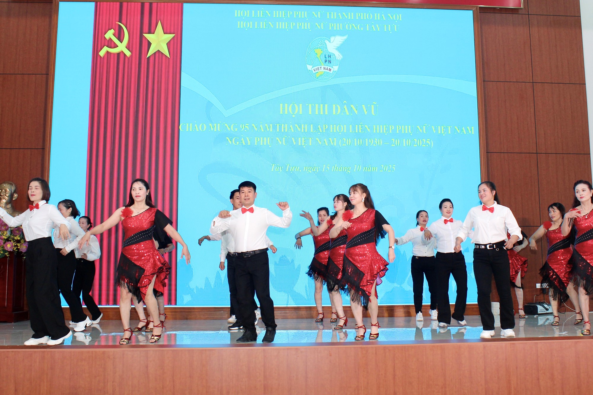 Sôi nổi hội thi dân vũ “Phụ nữ Tây Tựu khoẻ - đẹp - năng động” - ảnh 10