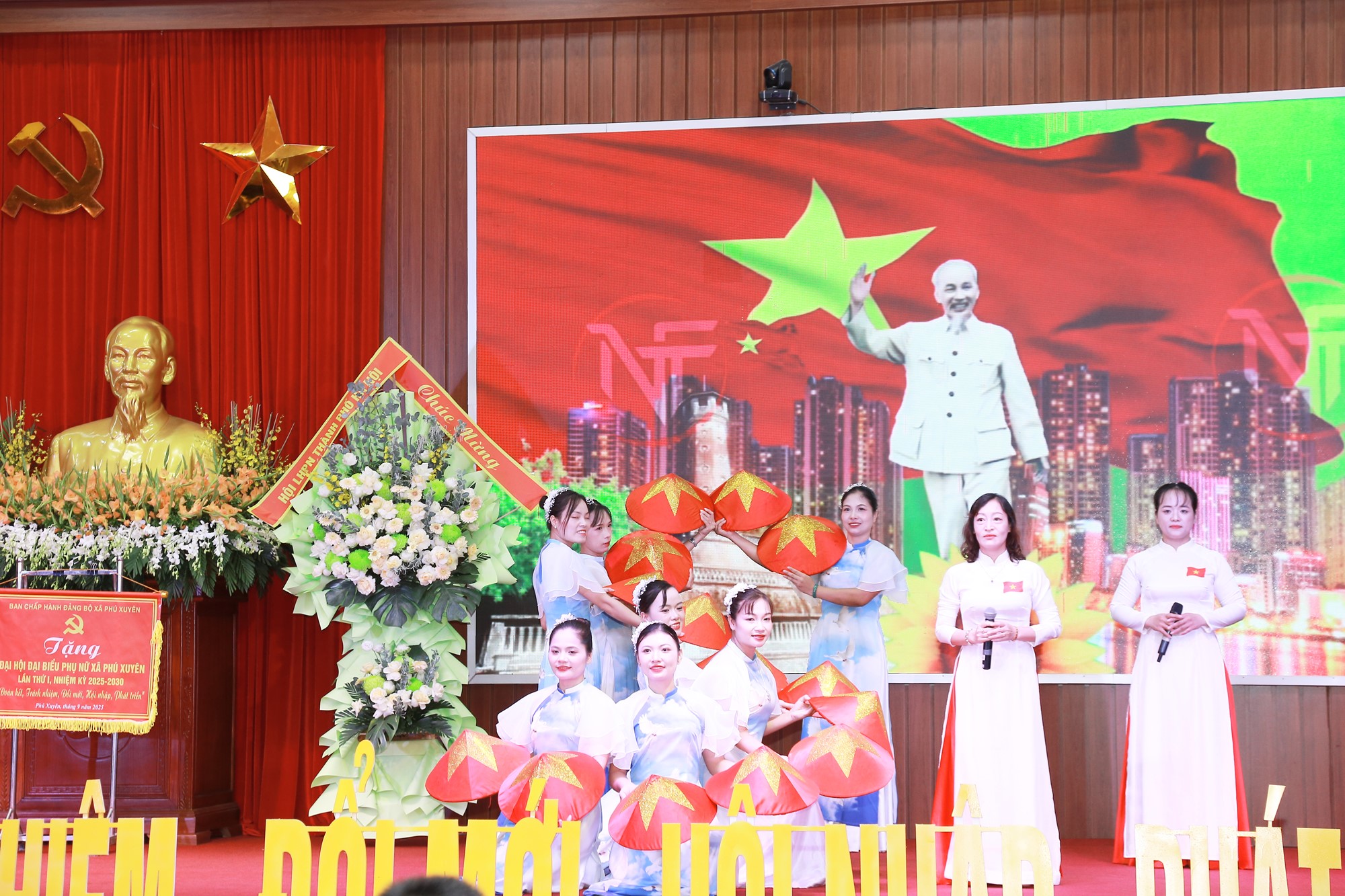 Đại hội đại biểu Phụ nữ xã Phú Xuyên: Đoàn kết, đổi mới, chuyển mình mạnh mẽ trong kỷ nguyên số - ảnh 9