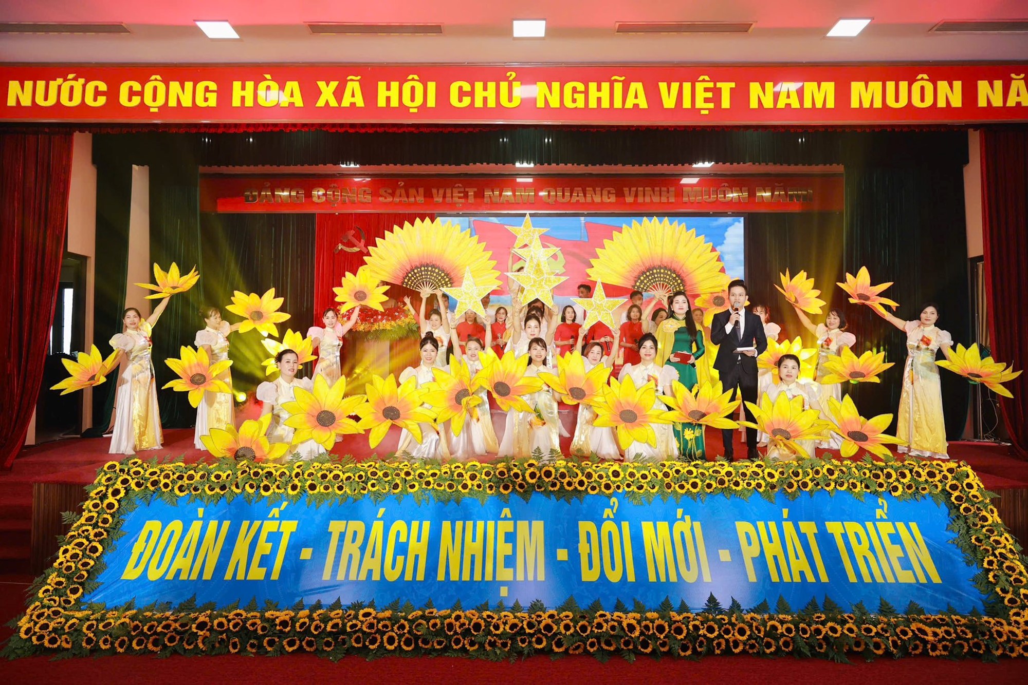 Xây dựng người phụ nữ phát triển toàn diện, chủ động hội nhập trong kỷ nguyên mới - ảnh 12