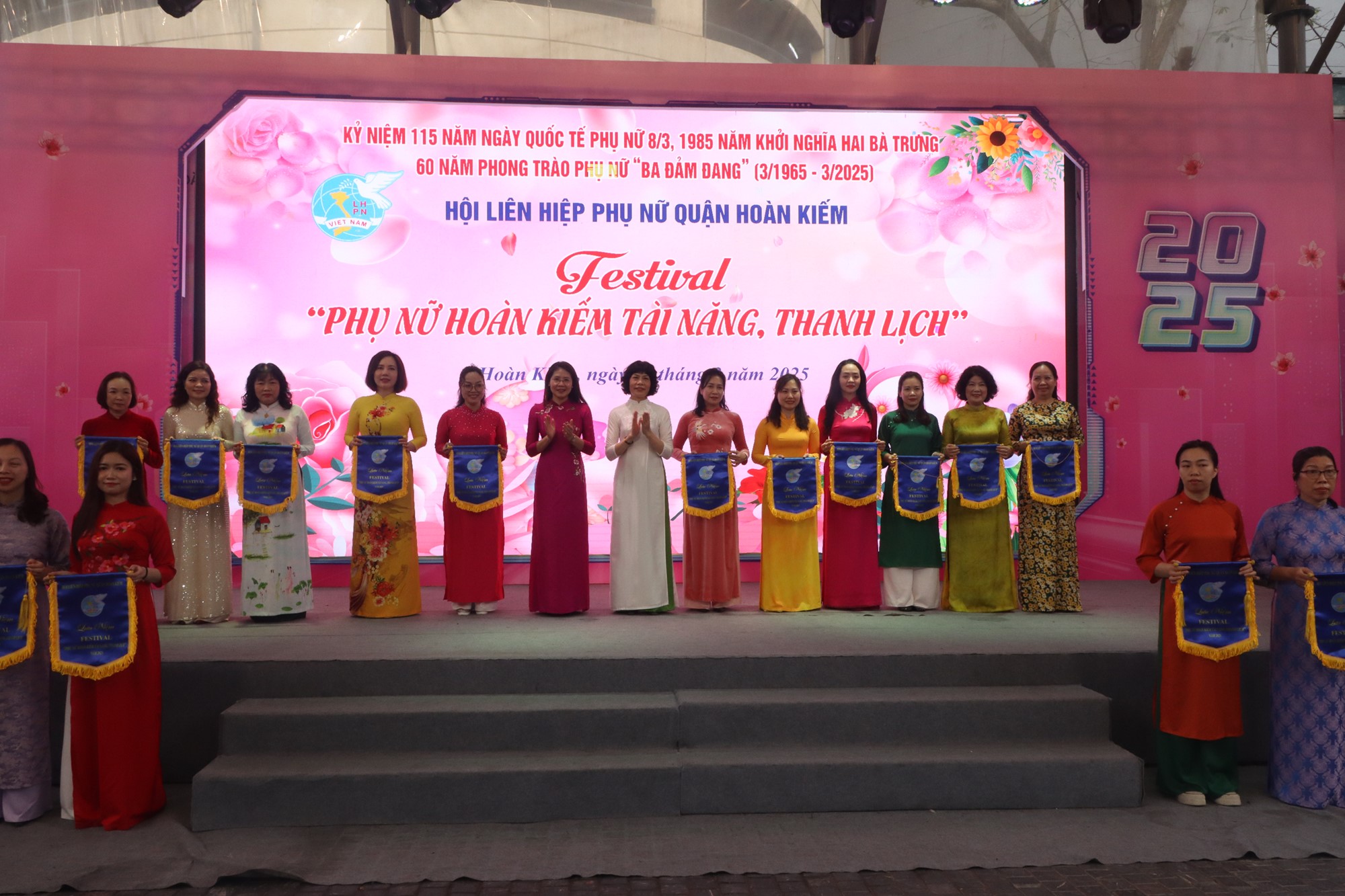 Sôi nổi Festival “Phụ nữ Hoàn Kiếm Tài năng - Thanh lịch” năm 2025 - ảnh 4