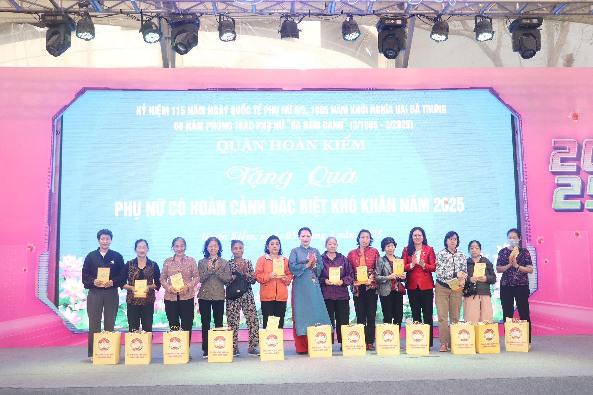 Sôi nổi Festival “Phụ nữ Hoàn Kiếm Tài năng - Thanh lịch” năm 2025 - ảnh 12