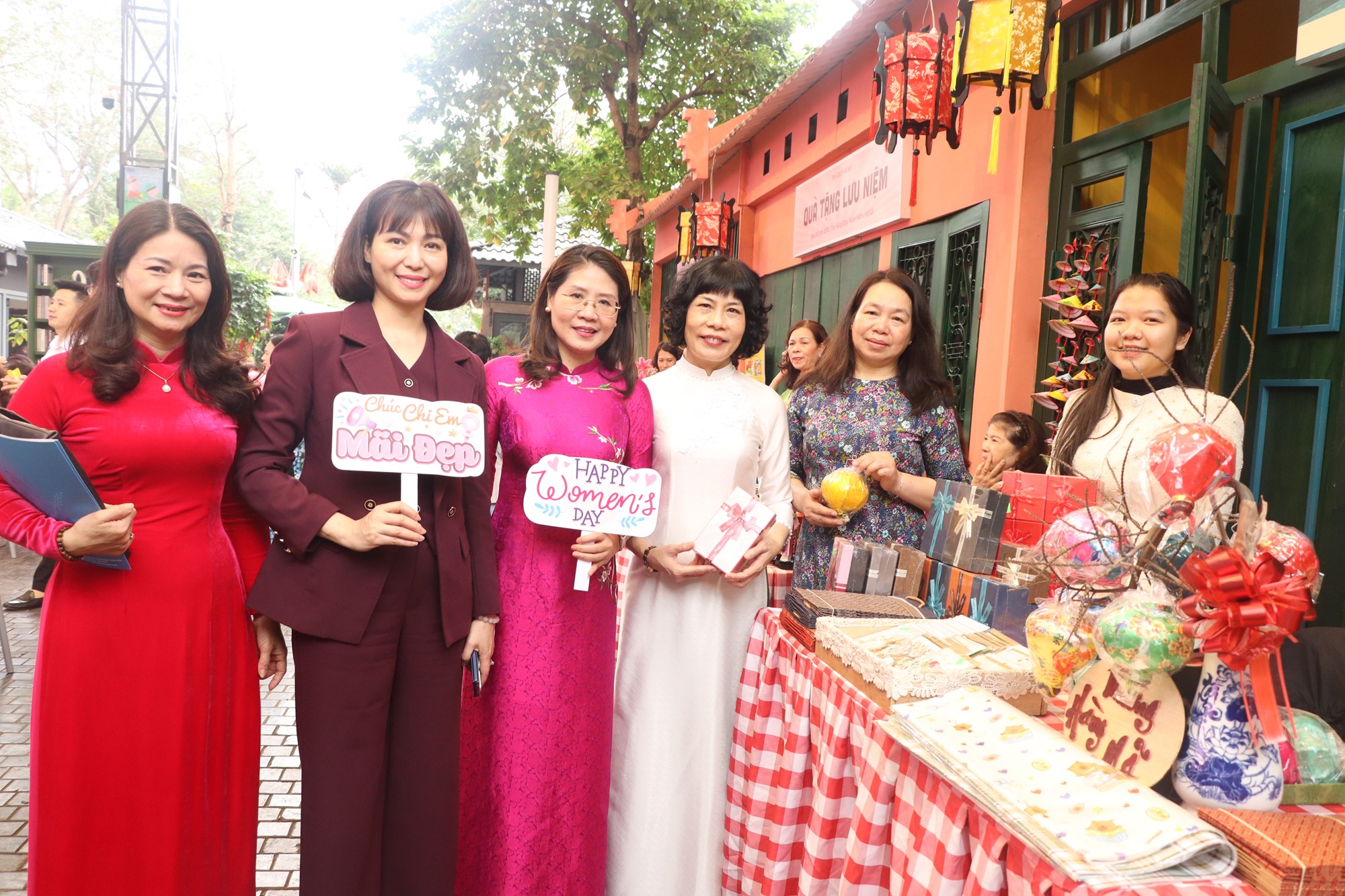 Sôi nổi Festival “Phụ nữ Hoàn Kiếm Tài năng - Thanh lịch” năm 2025 - ảnh 15