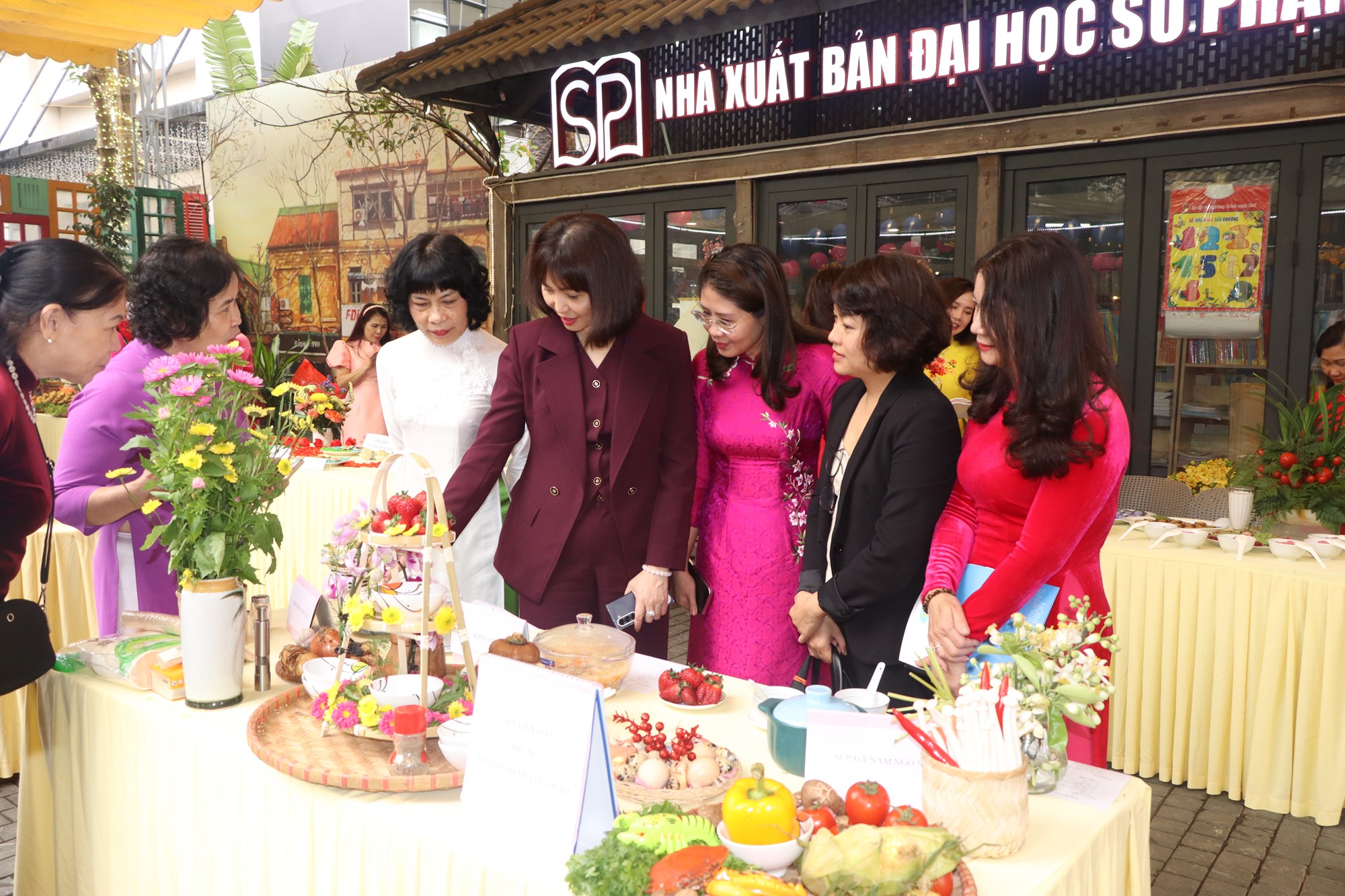 Sôi nổi Festival “Phụ nữ Hoàn Kiếm Tài năng - Thanh lịch” năm 2025 - ảnh 17