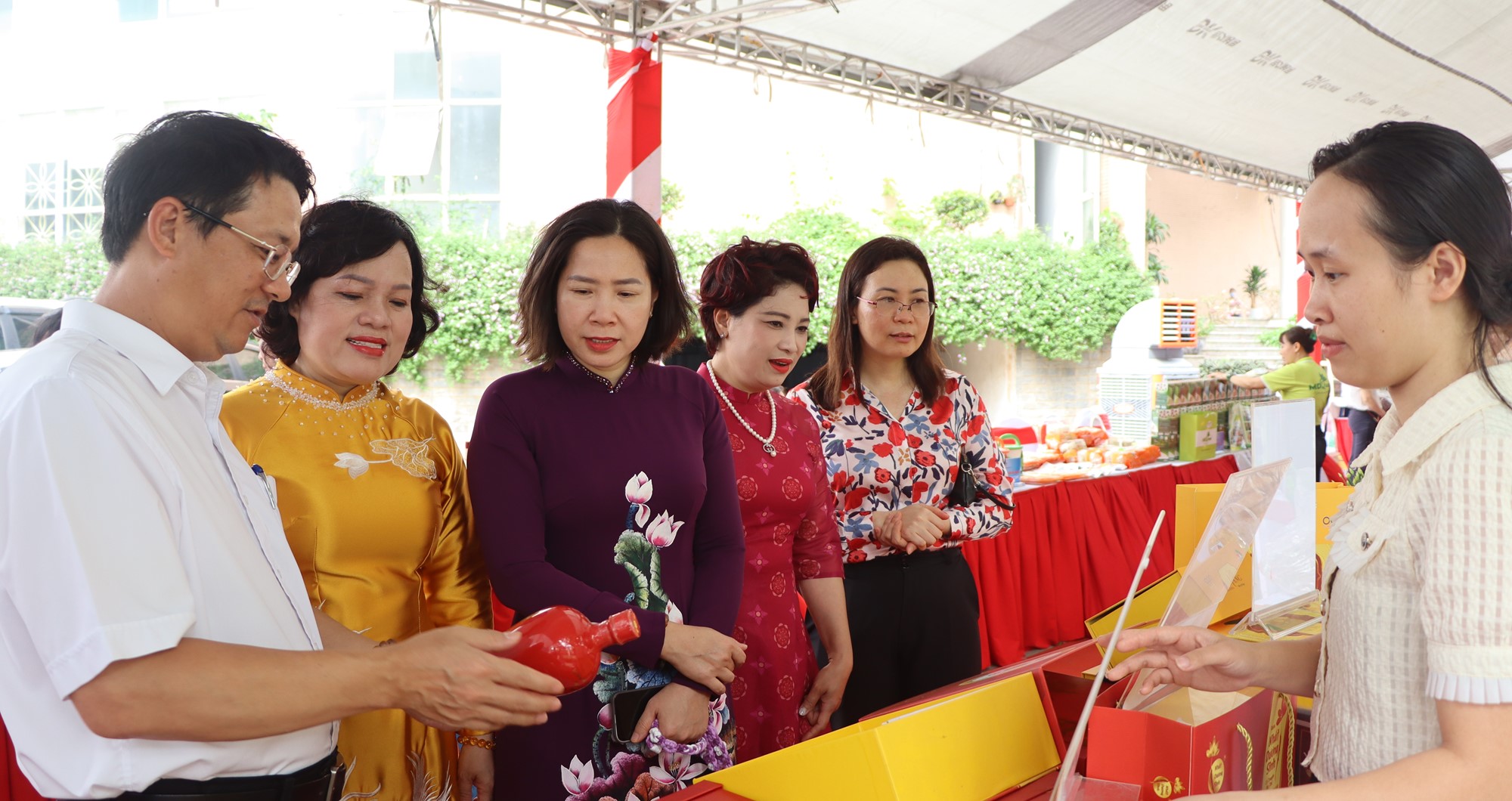 Phát huy tiềm năng của phụ nữ Thủ đô trong khởi nghiệp sáng tạo - ảnh 11