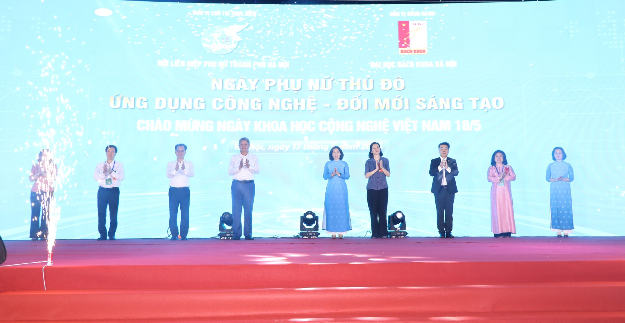 Khai mạc Ngày Phụ nữ Thủ đô ứng dụng công nghệ và đổi mới sáng tạo năm 2025 - ảnh 4