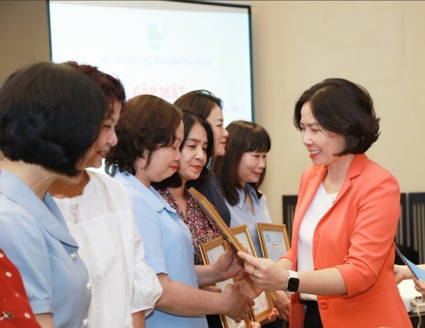 Hội LHPN Hà Nội: Tiếp tục “truyền lửa” cho thế hệ cán bộ Hội trong giai đoạn phát triển mới - ảnh 3