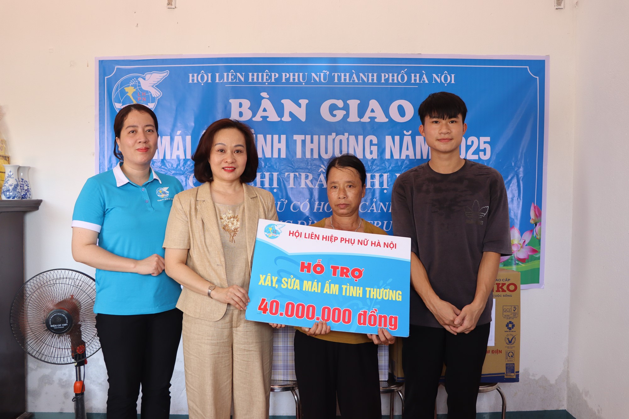 Hội LHPN Hà Nội: Bàn giao mái ấm tình thương cho hội viên phụ nữ có hoàn cảnh khó khăn xã Trung Giã - ảnh 2
