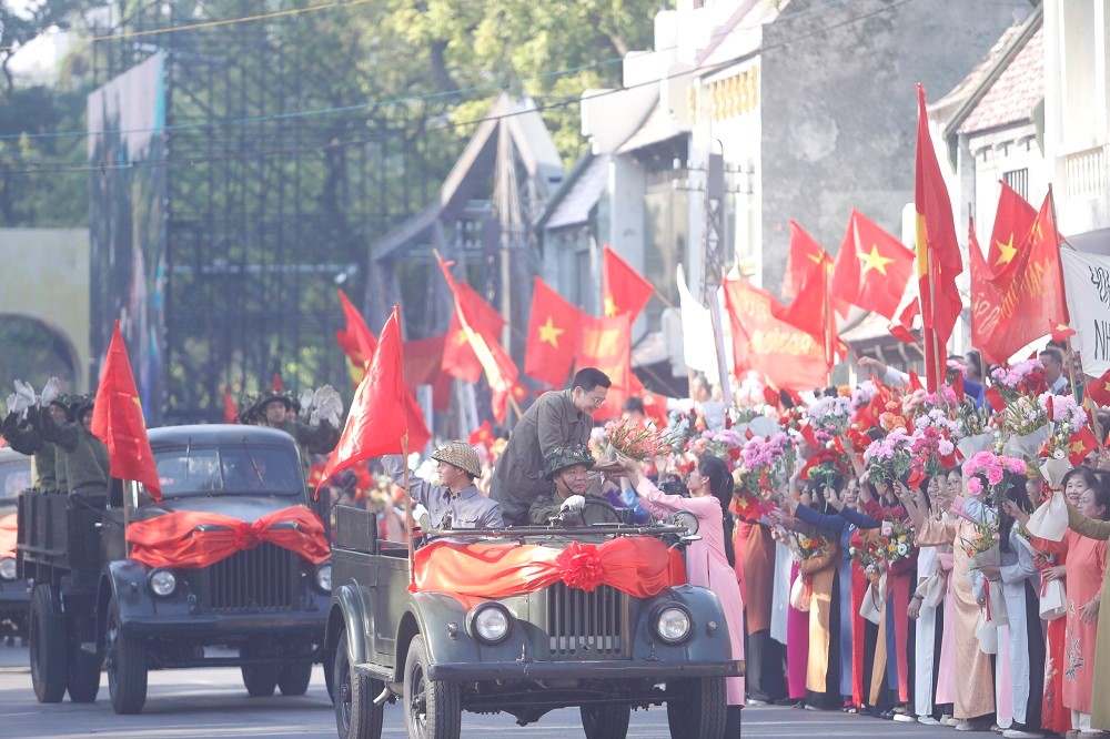 Hà Nội linh thiêng, kiêu hùng, hào hoa, lãng mạn, hội nhập, phát triển trong “Ngày hội Văn hóa vì hòa bình“ - ảnh 1