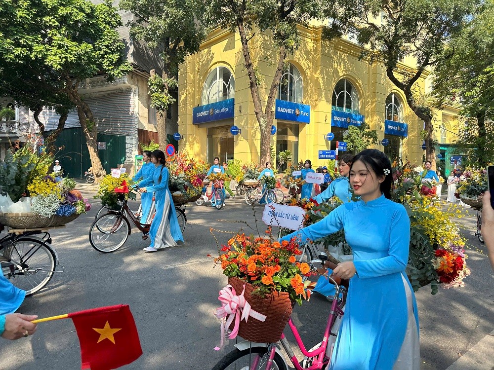 Hà Nội linh thiêng, kiêu hùng, hào hoa, lãng mạn, hội nhập, phát triển trong “Ngày hội Văn hóa vì hòa bình“ - ảnh 13