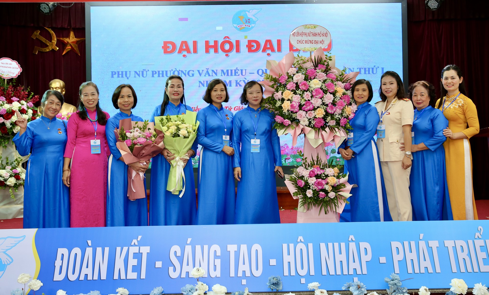 Phụ nữ Văn Miếu- Quốc Tử Giám góp phần xây dựng phường trở thành trung tâm văn hóa, dịch vụ, du lịch của Hà Nội - ảnh 1