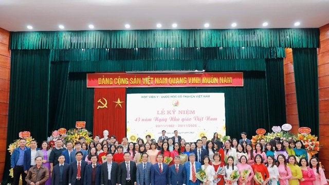 Học viện Y - Dược học cổ truyền Việt Nam kỷ niệm 43 năm ngày Nhà giáo Việt Nam