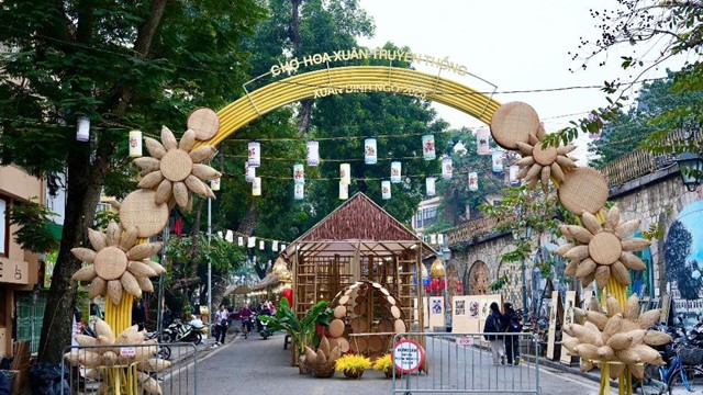 Độc đáo Chợ hoa Xuân Phố cổ 2026 đón Tết Bính Ngọ