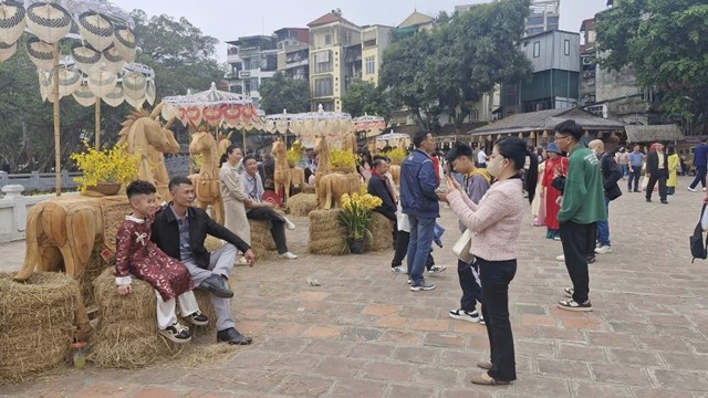 Trên 593.000 lượt khách đến Hà Nội trong 5 ngày nghỉ Tết Nguyên đán