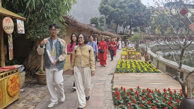 Trải nghiệm không gian Tết cổ truyền tại Văn Miếu Quốc Tử Giám 