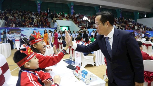 Hơn 500 học sinh tiểu học tranh tài tại Ngày hội tiếng Anh STEM Robotics 