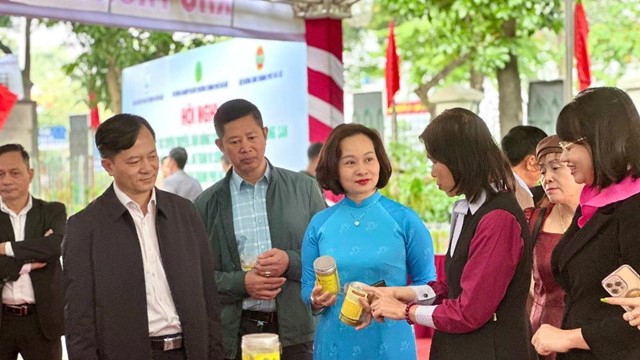 Nâng cao trách nhiệm của hội viên phụ nữ trong sản xuất nông sản an toàn