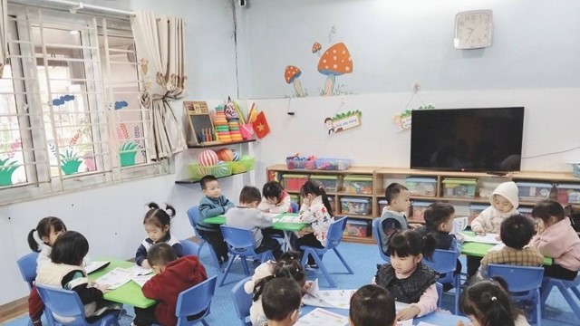 Hà Nội: Nhiệt độ dưới 10 độ C, học sinh mầm non, tiểu học không đến trường học trực tiếp 