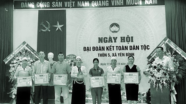 Nữ Bí thư dân tộc Mường “miệng nói, tay làm”