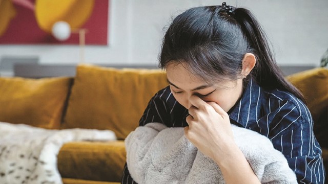 Bố ngoại tình đẩy con gái vào bi kịch 