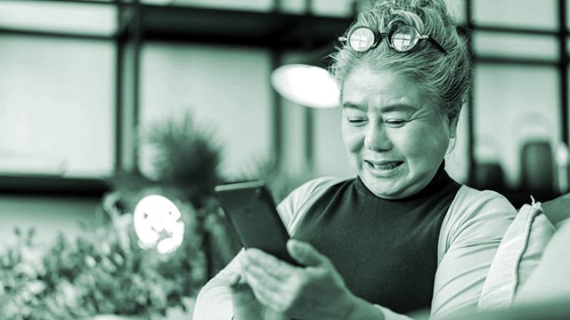 Mẹ chồng mê “sống ảo”