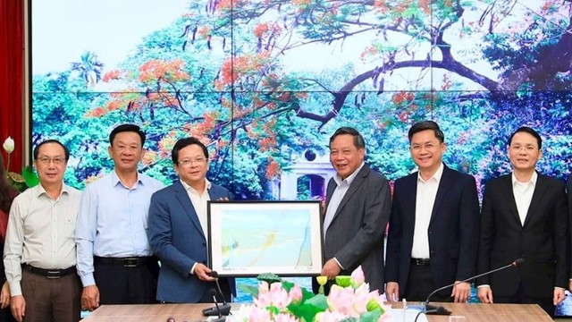 Hà Nội sẵn sàng chia sẻ với tỉnh Cà Mau về cách làm công tác chuyển đổi số trong Đảng 