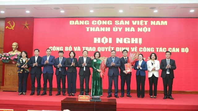 Đồng chí Bùi Huyền Mai giữ chức Chủ tịch Ủy ban MTTQ Việt Nam thành phố Hà Nội khóa 18
