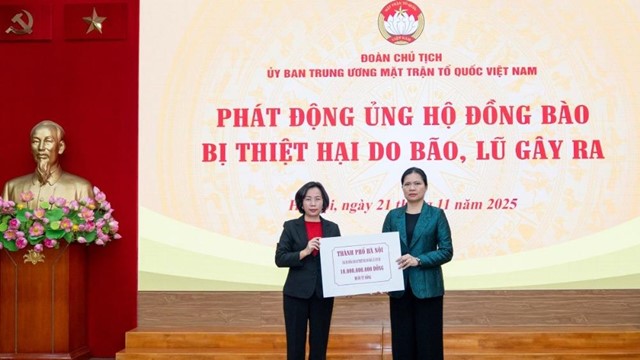 Thành phố Hà Nội ủng hộ 10 tỷ đồng giúp đồng bào các tỉnh khắc phục hậu quả bão, lũ