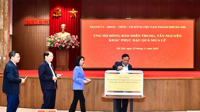  Hà Nội tích cực ủng hộ đồng bào miền Trung, Tây Nguyên khắc phục hậu quả mưa lũ