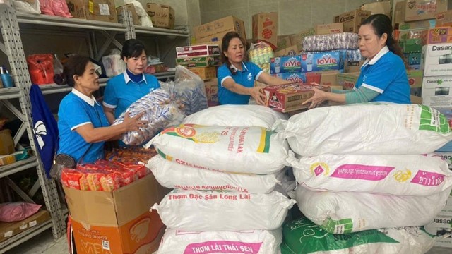 Các xã phường Hà Nội chung tay vì đồng bào chịu ảnh hưởng bởi mưa lũ