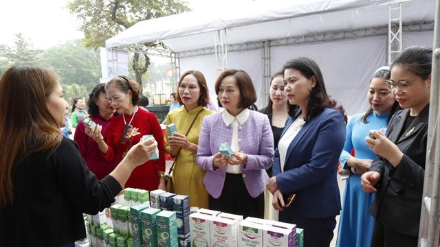 Phụ nữ Hà Đông góp phần lan tỏa văn hóa tiêu dùng hàng Việt