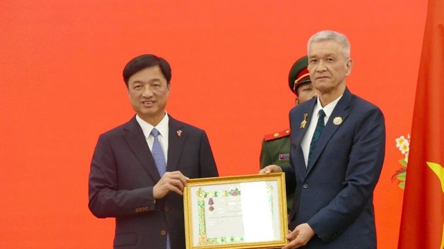 Hà Nội và Viêng Chăn tiếp tục hợp tác chặt chẽ, bền vững