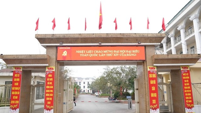 Cán bộ, đảng viên và nhân dân các xã phường trang hoàng nhà cửa, đường phố chào mừng Đại hội Đảng lần thứ XIV