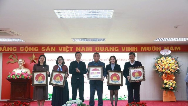 Phường Dương Nội gặp mặt các doanh nghiệp tiêu biểu trên địa bàn nhân dịp Xuân Bính Ngọ