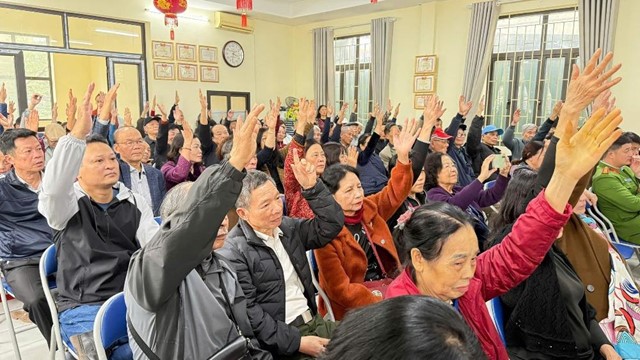 Phường Dương Nội tổ chức Hội nghị lấy ý kiến tín nhiệm của cử tri nơi cư trú đối với người ứng cử đại biểu HĐND các cấp