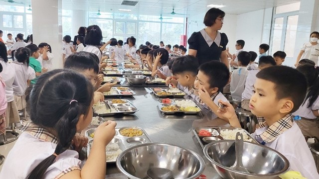 Hà Nội chuẩn bị công tác tổ chức bữa ăn bán trú cho học sinh trong năm học 2025-2026