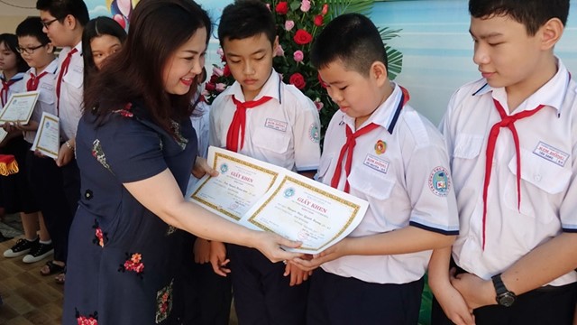 "Thư khen": Hình thức khen thưởng mới đối với học sinh có thành tích
