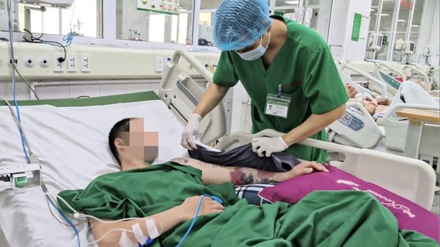 Nam thanh niên suýt liệt tay vĩnh viễn vì biến chứng do sốt xuất huyết