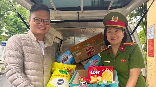 Chi hội Phụ nữ Công an Tây Hồ hướng về đồng bào vùng lũ