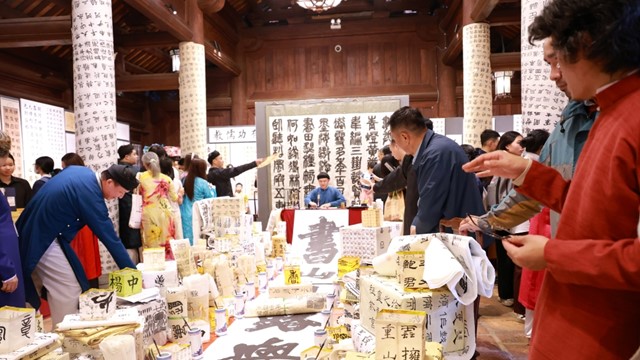 Hành trình “lấy tâm nuôi chữ” và tôn vinh đạo học qua triển lãm Hàn Mặc 