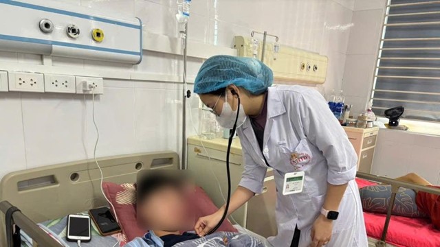 Hy hữu nam thiếu niên nhiễm khuẩn tụ cầu vàng nặng sau vết cắn của lợn nuôi