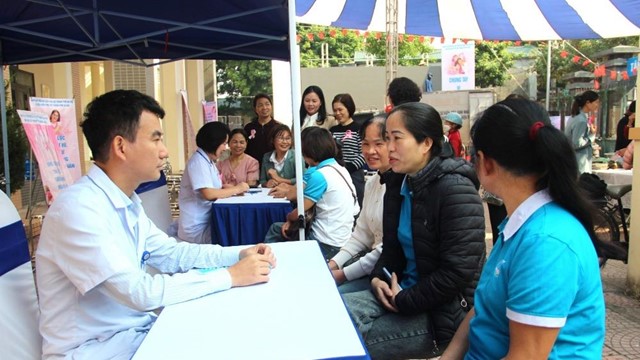 Sôi nổi chương trình truyền thông và tư vấn tầm soát ung thư cho 400 phụ nữ xã Quốc Oai