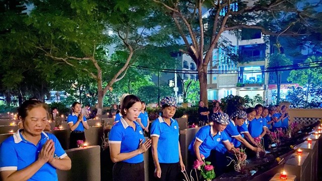 Gần 300 cán bộ, hội viên phụ nữ thắp nến tri ân kỷ niệm 78 năm ngày Thương binh Liệt sĩ
