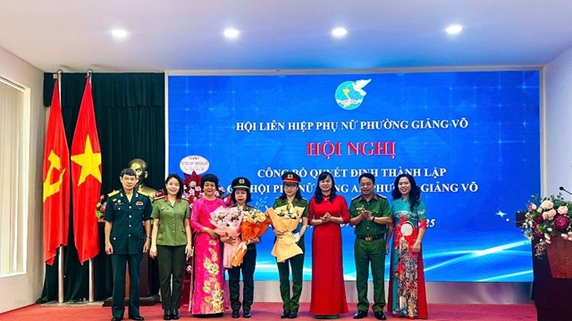 Thành lập Chi hội Phụ nữ Công an phường Giảng Võ