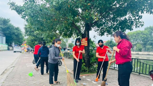 Phụ nữ Thư Lâm hưởng ứng phong trào “ba sạch”