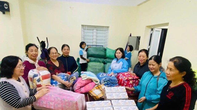Phường Ngọc Hà: Ủng hộ tiền, nhu yếu phẩm tổng trị giá hơn 1, 7 tỷ đồng gửi các tỉnh bị ảnh hưởng bởi mưa lũ