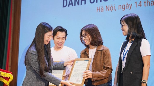 Trao tặng 2.010 suất tầm soát ung thư và tổ chức “Gian hàng 0 đồng” cho phụ nữ yếu thế