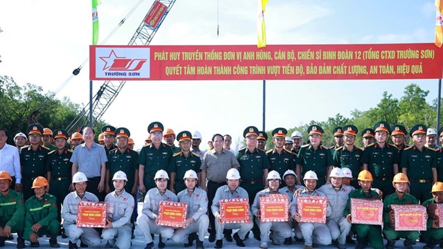 Thủ tướng kiểm tra, đôn đốc một số dự án hạ tầng chiến lược tại Cà Mau