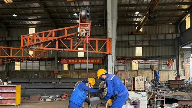 Lãnh đạo Liên đoàn Lao động thành phố Hà Nội thăm, động viên công nhân lao động