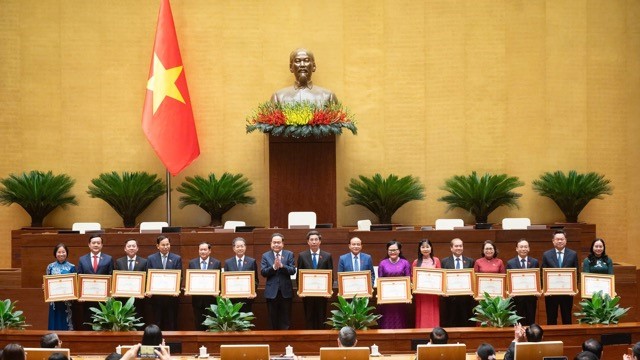 Lễ trao tặng Bằng khen của Ủy ban Thường vụ Quốc hội