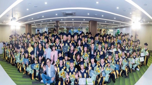 185 nhà phân phối Amway hoàn tất khoá học đào tạo tư vấn viên quản lý cân nặng